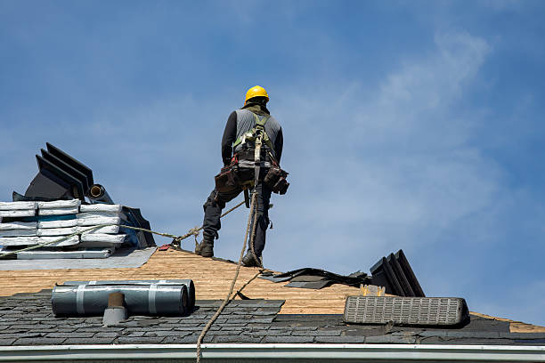Professional Gutter Installation technician working in New Hampton, IA
